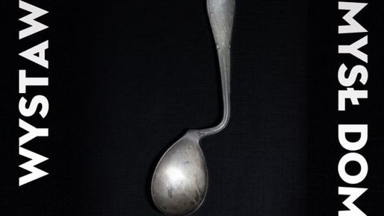 Zabytkowe sztućce i zastawy stołowe na wystawie w Starachowicach