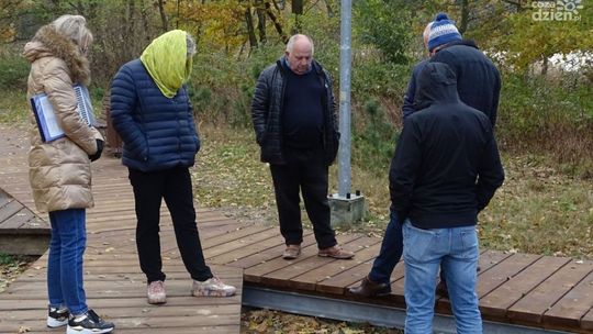 Zakończono remont drewnianego pomostu nad zalewem w Cedzynie