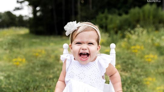 Zakup ubranek na chrzest przez Internet - zalety i wady