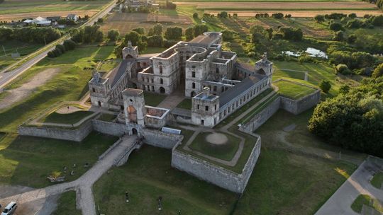 Zamek Krzyżtopór ożyje historią – „Hołd Pruski” na żywo już w niedzielę