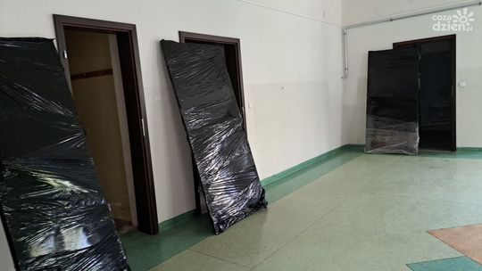 Zamiast dzieci w ostrowieckiej PSP nr 1 pojawią się fachowcy  