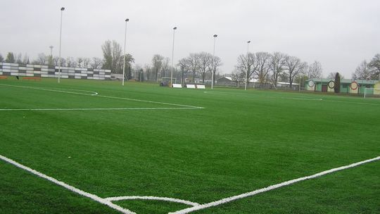 Zamiast na Orliki ostrowiecki MOSiR zaprasza boiska szkolne i Piłkarskiego Ośrodka Treningowego