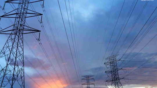 Zamrożenie cen prądu w 2023 r. Co to oznacza dla użytkowników paneli fotowoltaicznych?