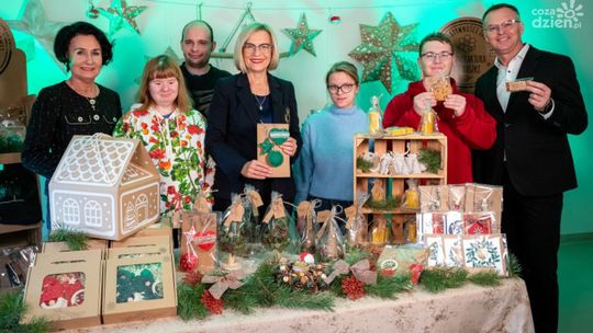 Zapraszamy na Świąteczny Kiermasz. Kupując piękne ozdoby wspieramy podmioty ekonomii społecznej
