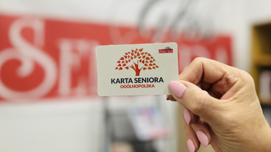 Zapraszamy seniorów po Ogólnopolską Kartę Seniora