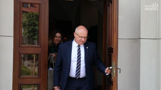 Zarząd powiatu opatowskiego przeprasza ożarowskie stowarzyszenie 