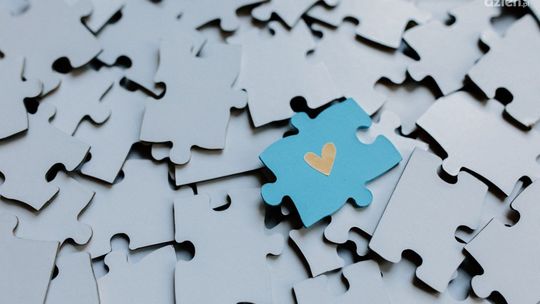 „Zaświeć się na niebiesko dla autyzmu”. Dziś obchodzimy Światowy Dzień Wiedzy o Autyzmie 