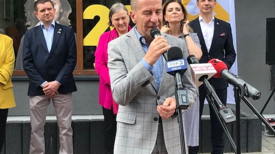 Zbierają podpisy pod odwołaniem ministra edukacji