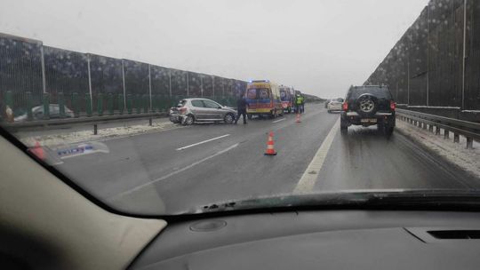 Zderzenie dwóch pojazdów na S74