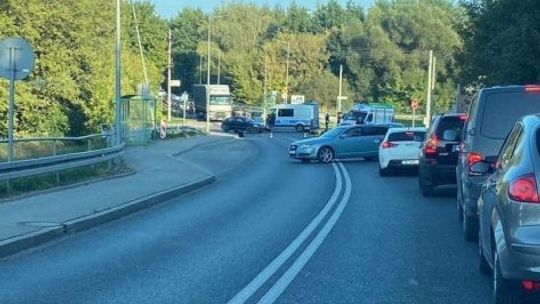 Zderzenie motocyklisty z osobówką 