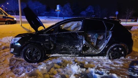 Zderzenie osobówki z samochodem ciężarowym