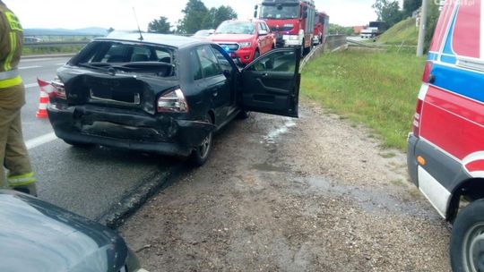 Zderzenie pojazdów w Górnie. Trwa akcja policji