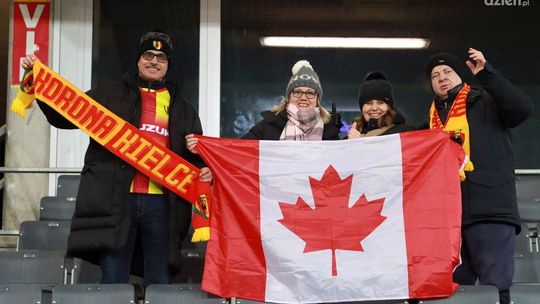 Zdjęcia kibiców z meczu Korona - Cracovia