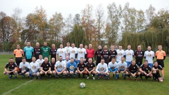 Zespół dziennikarzy ponownie zagra dla Leszka Salvy