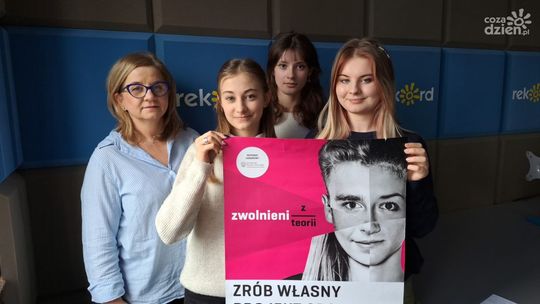 Zespół z LO nr I w Ostrowcu z projektem w Olimpiadzie Zwolnieni z Teorii 