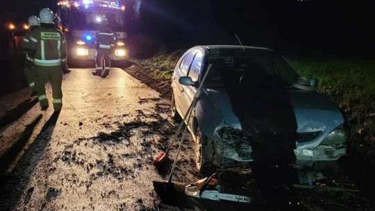 Złamany komin elektrociepłowni, dużo interwencji po wichurach