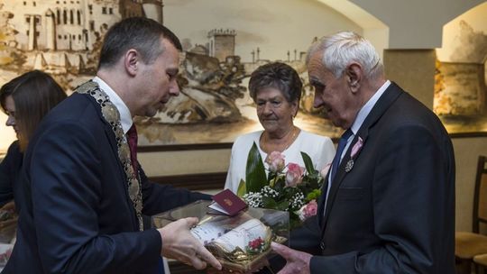 Złote gody obchodziło 30 mieszkańców  Opatowa 