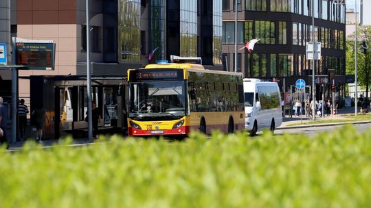 Zmiany w kursowaniu nocnych linii autobusowych N1 i N2 w związku z przejściem na czas letni