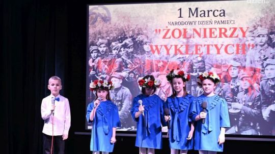 Znamy zwycięzców Konkursu Piosenki i Pieśni Patriotycznej w Strawczynie