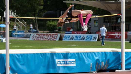 Zofia Jastrząb z nowym halowym rekordem województwa juniorek w skoku o tyczce