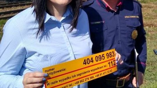 Żółta naklejka na torach ratuje życie!