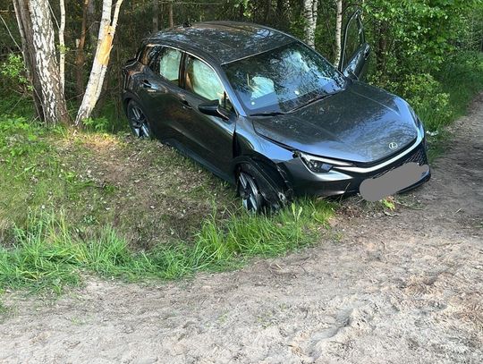 Groźny wypadek w Janaszowie. Kierowca Lexusa trafił do szpitala Groźny wypadek w Janaszowie. Kierowca Lexusa trafił do szpitala