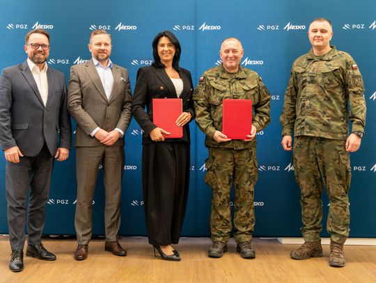 Podpisanie strategicznego porozumienia między MESKO S.A. a 10. Świętokrzyską Brygadą Obrony Terytorialnej w sprawie współpracy na rzecz bezpieczeństwa przemysłu obronnego.