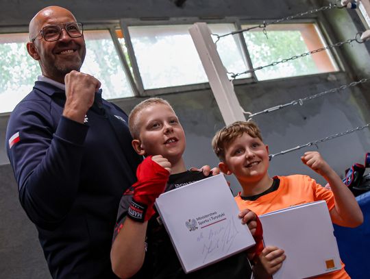 Minister sportu w Świętokrzyskiem. Nowe boiska, akademia Korony i spotkanie z młodymi sportowcami Minister sportu w Świętokrzyskiem. Nowe boiska, akademia Korony i spotkanie z młodymi sportowcami