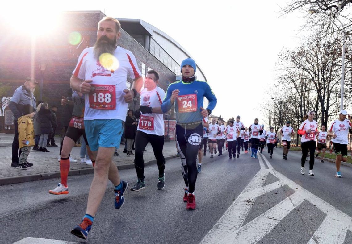 10 km mocy! OstraKarta w dłoni – Święto Niepodległości w Ostrowcu! 10 km mocy! OstraKarta w dłoni – Święto Niepodległości w Ostrowcu!