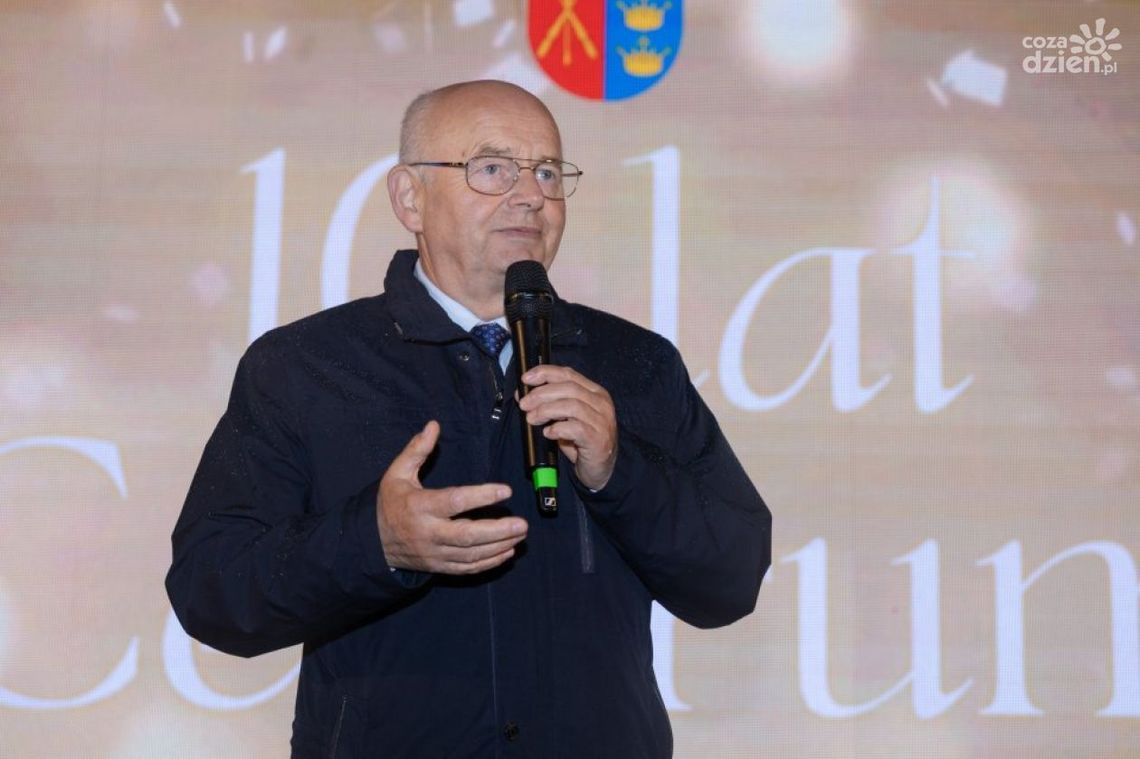 10 lat Centrum Samorządowego w Morawicy. Koncert, pokaz laserów oraz tort przyciągnęły prawdziwe tłumy! 10 lat Centrum Samorządowego w Morawicy. Koncert, pokaz laserów oraz tort przyciągnęły prawdziwe tłumy!