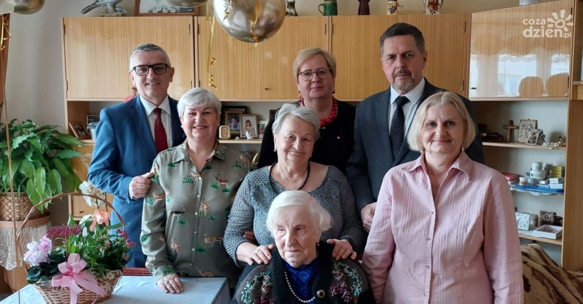 100 lat pani Lucyny Grosickiej 100 lat pani Lucyny Grosickiej