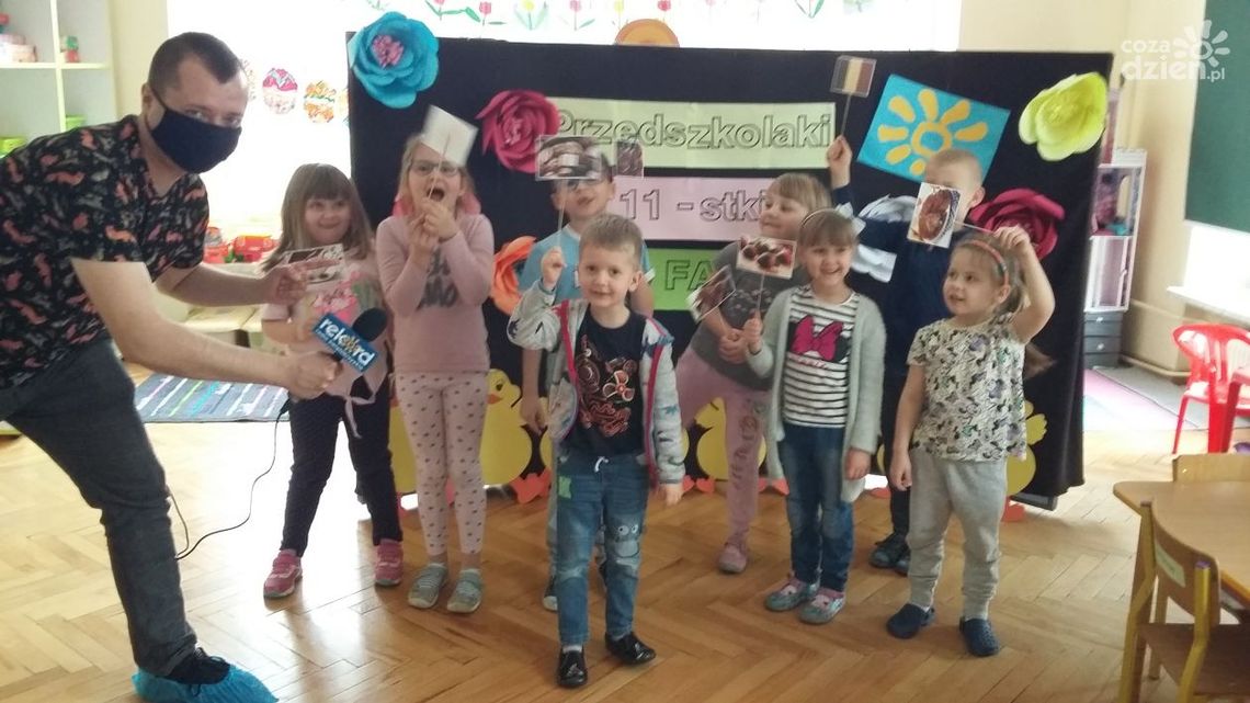 11-stka na fali 89.6 FM: Czekolada sprawia dużo przyjemności, a jedzenie jej to sama słodycz! 11-stka na fali 89.6 FM: Czekolada sprawia dużo przyjemności, a jedzenie jej to sama słodycz!