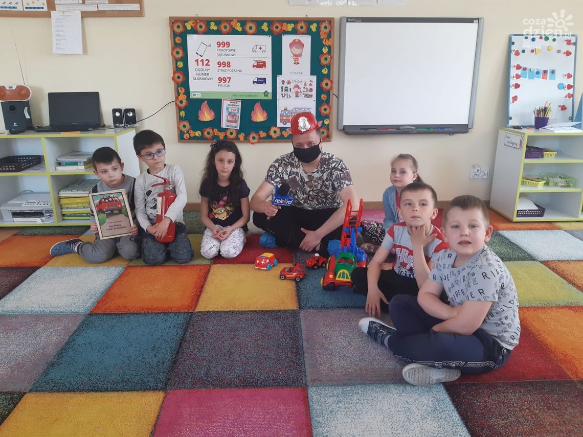 11-stka na fali 89.6 FM: Strażak zdejmuje koty z drzewa, gasi pożar i ratuje ludzi. Dobrze, że jest! 11-stka na fali 89.6 FM: Strażak zdejmuje koty z drzewa, gasi pożar i ratuje ludzi. Dobrze, że jest!