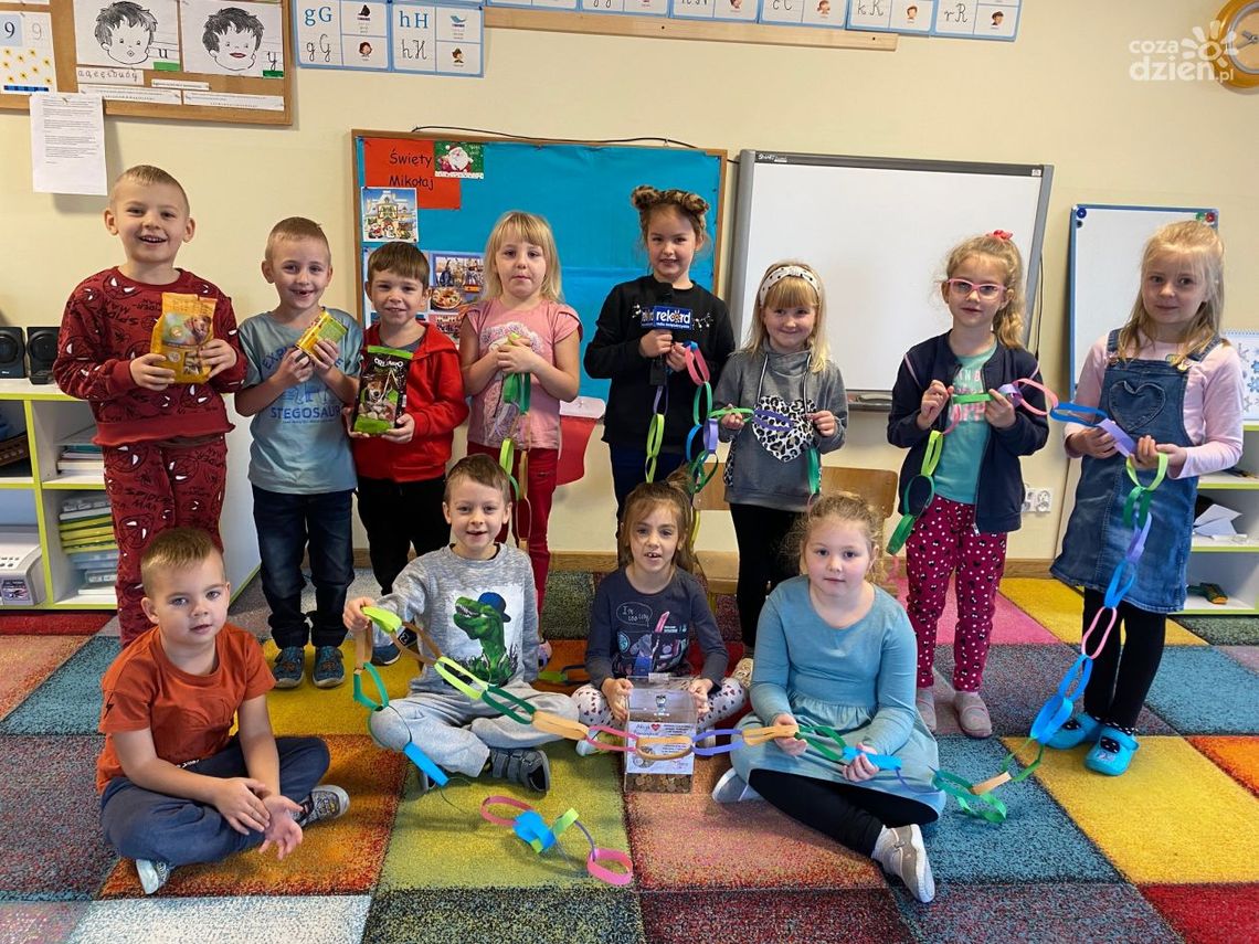 "11-stka na Fali": Lubimy i chętnie pomagamy "11-stka na Fali": Lubimy i chętnie pomagamy