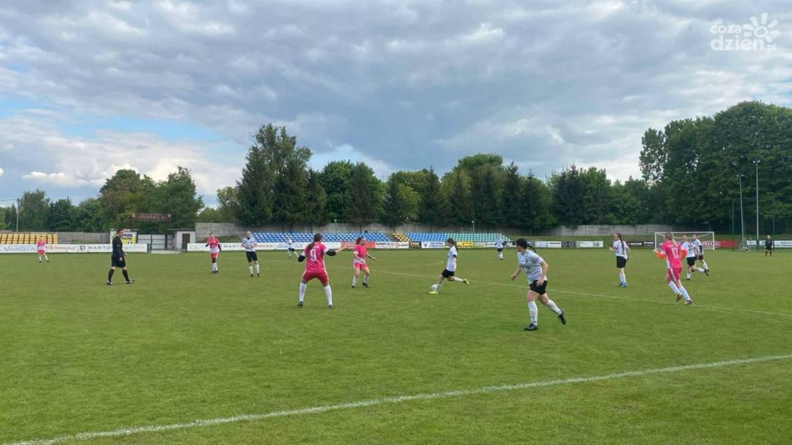 17 bramek w dwóch meczach - grała IV liga kobiet 17 bramek w dwóch meczach - grała IV liga kobiet