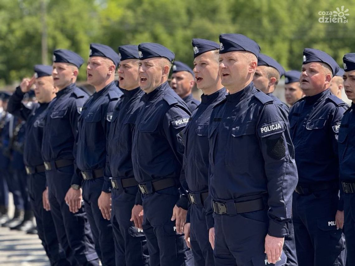 21 nowych funkcjonariuszy w świętokrzyskiej policji 21 nowych funkcjonariuszy w świętokrzyskiej policji