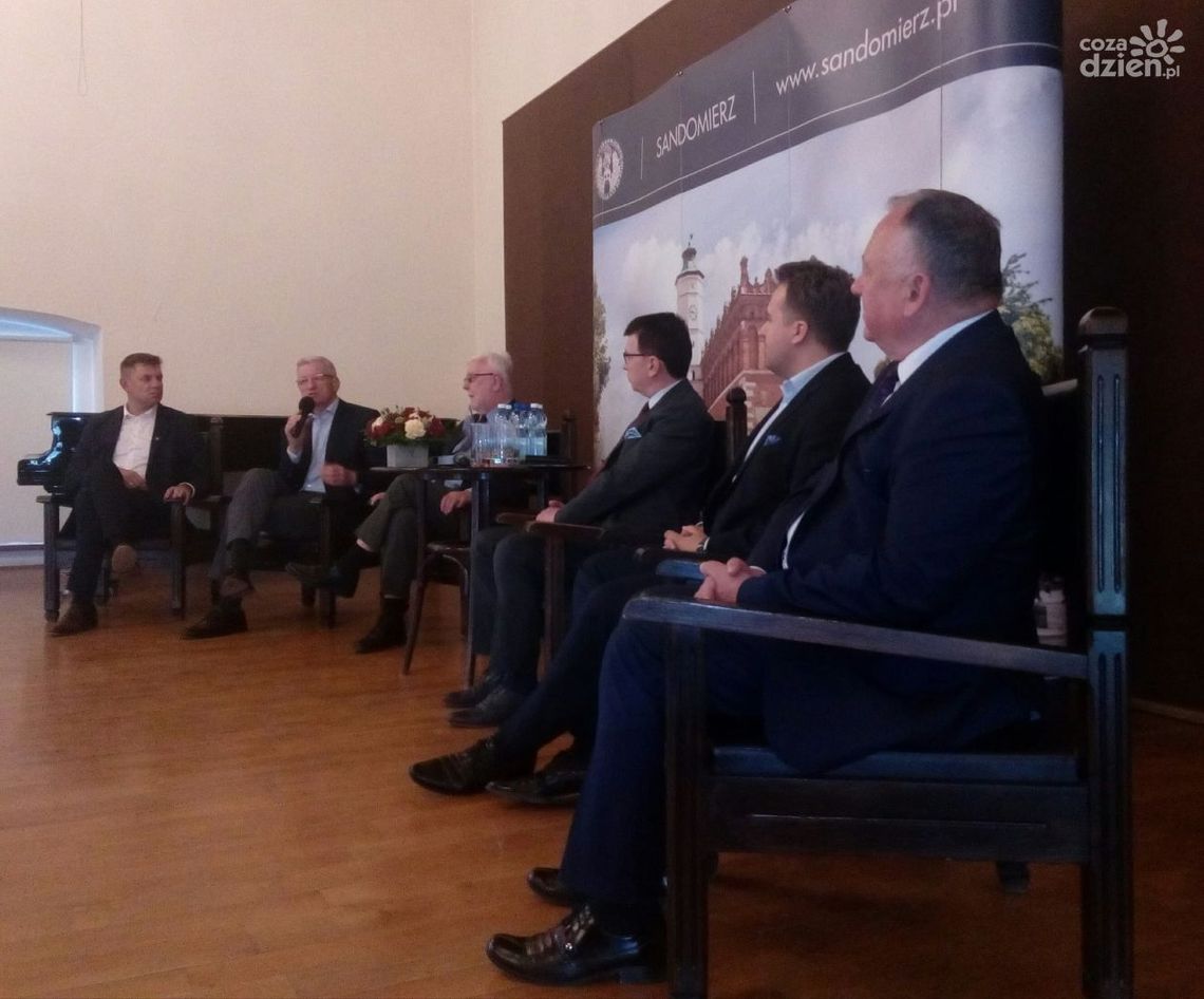 30 lat samorządności w Polsce okazją do debaty 30 lat samorządności w Polsce okazją do debaty