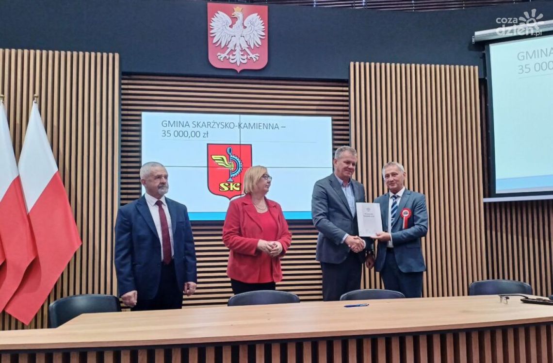 35 tysięcy dla SP 13 w Skarżysku Kamiennej na nowoczesne pomoce dydaktyczne 35 tysięcy dla SP 13 w Skarżysku Kamiennej na nowoczesne pomoce dydaktyczne