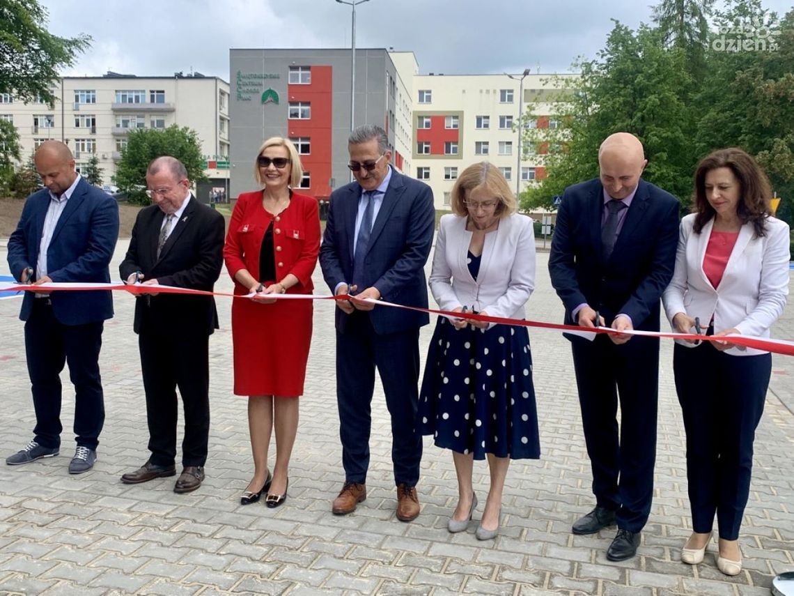 51 kolejnych nowych miejsc parkingowych pod szpitalem w Czerwonej Górze 51 kolejnych nowych miejsc parkingowych pod szpitalem w Czerwonej Górze