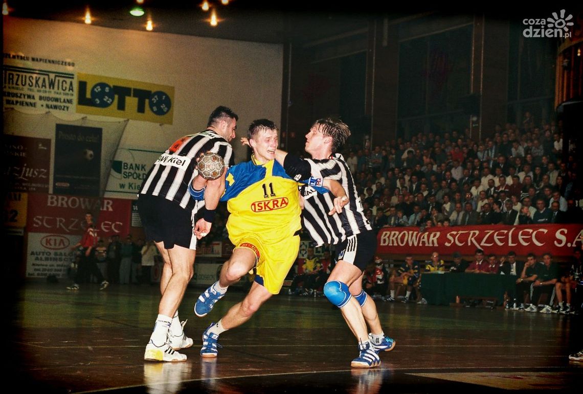 60 lat KS Iskra Kielce. Od zakładowej drużyny do potęgi europejskiego handballu 60 lat KS Iskra Kielce. Od zakładowej drużyny do potęgi europejskiego handballu