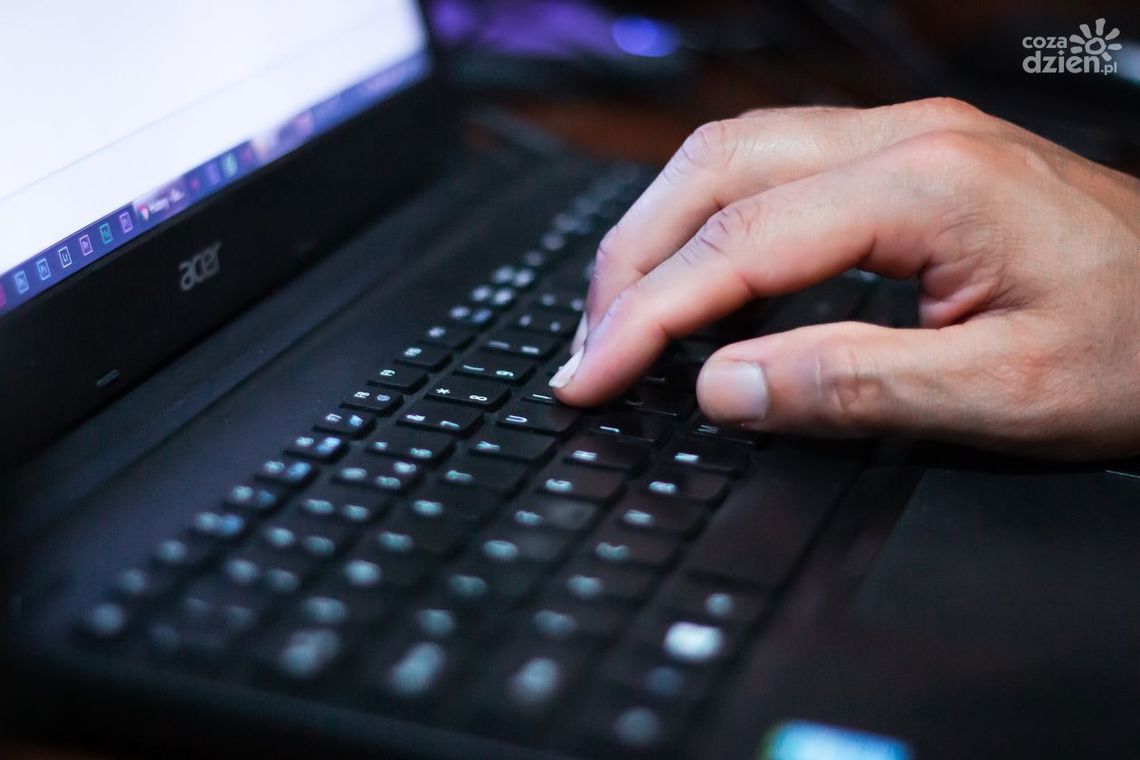 61-latek z powiatu starachowickiego oszukany na 35 tysięcy złotych 61-latek z powiatu starachowickiego oszukany na 35 tysięcy złotych