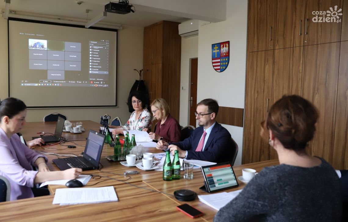 67 posiedzenie Komisji Budżetu i Finansów Sejmiku Województwa 67 posiedzenie Komisji Budżetu i Finansów Sejmiku Województwa