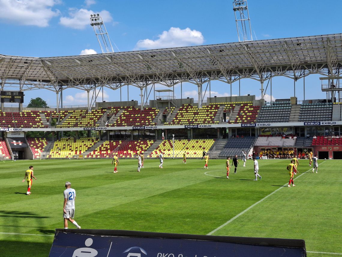 Słaba gra i porażka w ostatnim sparingu przed nowym sezonem. Korona Kielce 0:2 Bruk-Bet Termalica Nieciecza Słaba gra i porażka w ostatnim sparingu przed nowym sezonem. Korona Kielce 0:2 Bruk-Bet Termalica Nieciecza