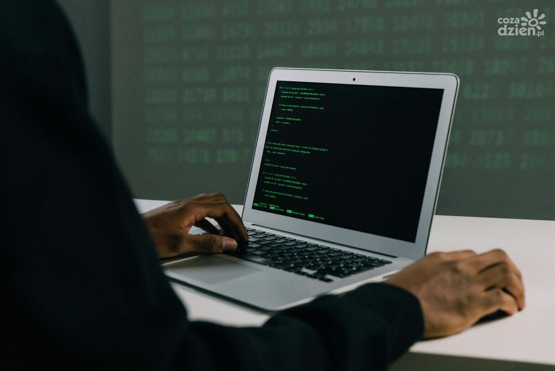 72-latka straciła prawie 200 000 zł – oszuści podszyli się pod doradców finansowych 72-latka straciła prawie 200 000 zł – oszuści podszyli się pod doradców finansowych