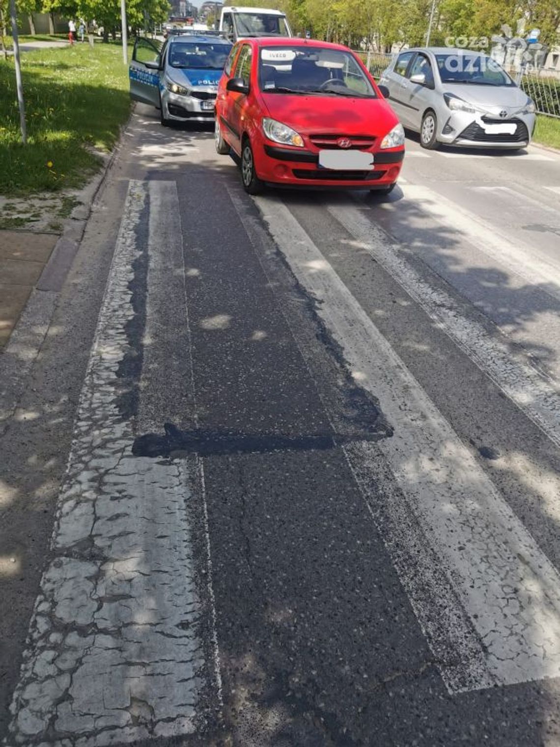 82-letni kierowca potrącił kobietę na pasach 