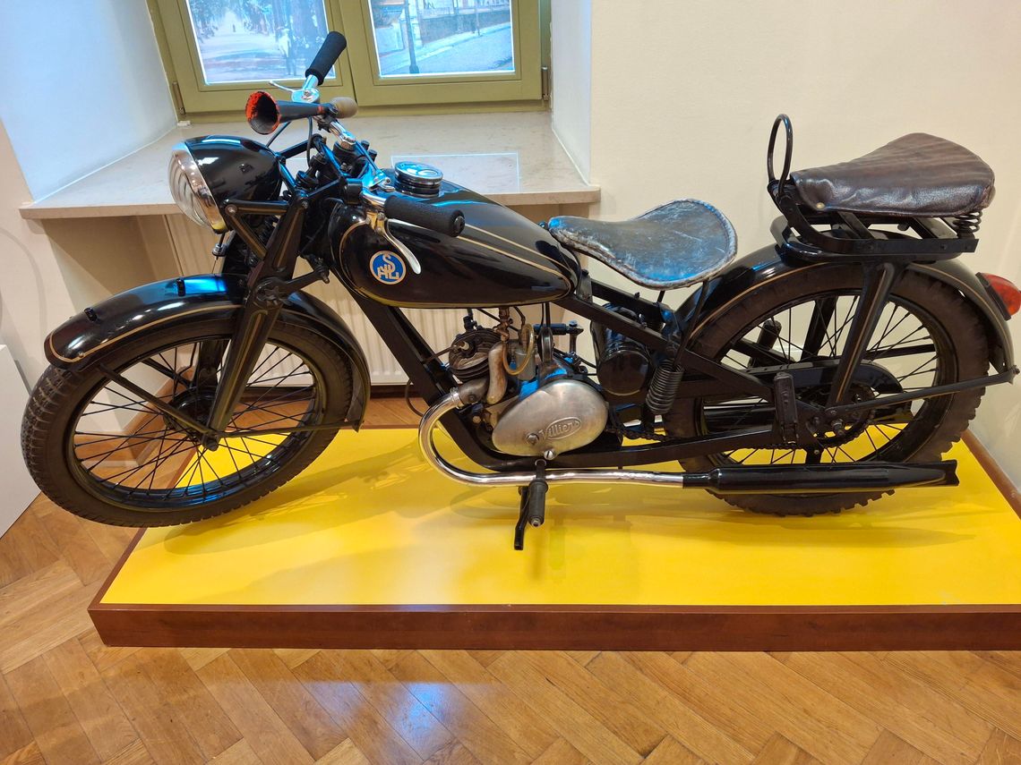 90 lat Automobilklubu Kieleckiego. Wyjątkowa wystawa przypomina historię motoryzacji regionu 90 lat Automobilklubu Kieleckiego. Wyjątkowa wystawa przypomina historię motoryzacji regionu