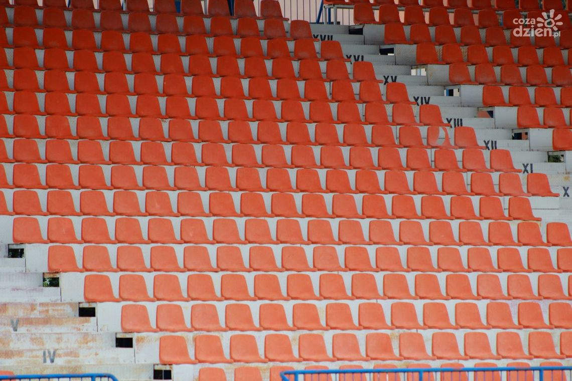 999 miejsc czeka na kibiców w Ostrowcu