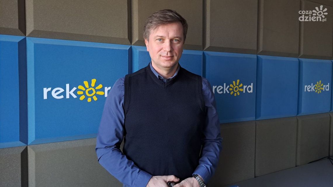 A. Bąk: Remont drogi 754 w Ostrowcu powinien być priorytetem dla Świętokrzyskiego Zarządu Dróg Wojewódzkich A. Bąk: Remont drogi 754 w Ostrowcu powinien być priorytetem dla Świętokrzyskiego Zarządu Dróg Wojewódzkich