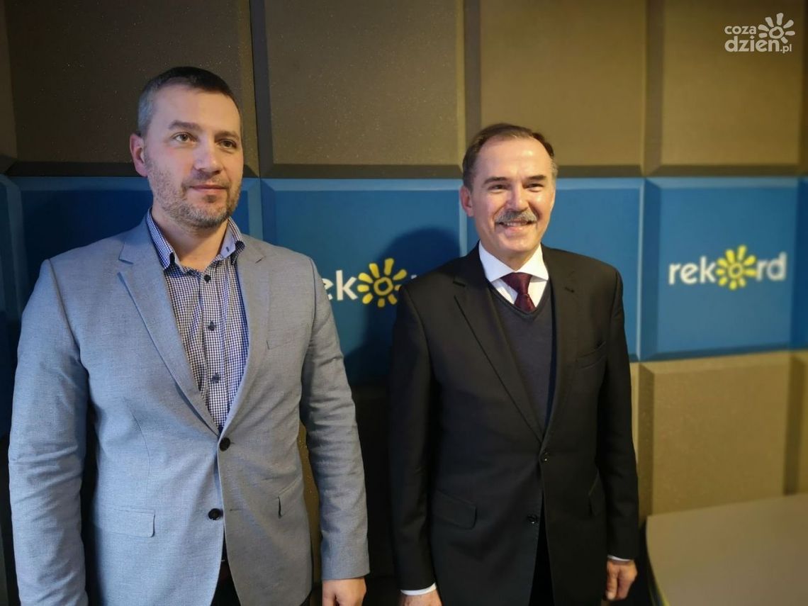 A. Jabłoński, T. Mroczek: Budżetowe oszczędności pozwalają nam na śmielsze planowanie powiatowych inwestycji A. Jabłoński, T. Mroczek: Budżetowe oszczędności pozwalają nam na śmielsze planowanie powiatowych inwestycji