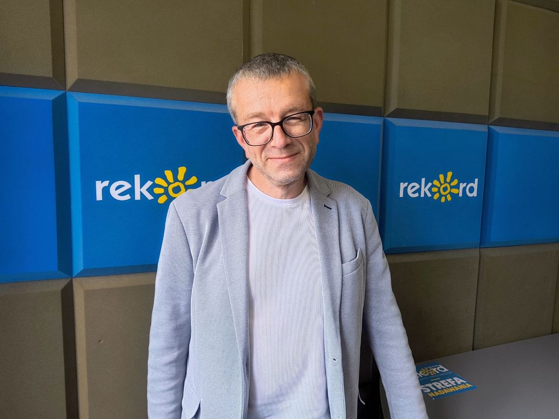 A. Przychodni: odtwarzanie przeszłości za pomocą rekonstrukcji ma największy walor edukacyjny